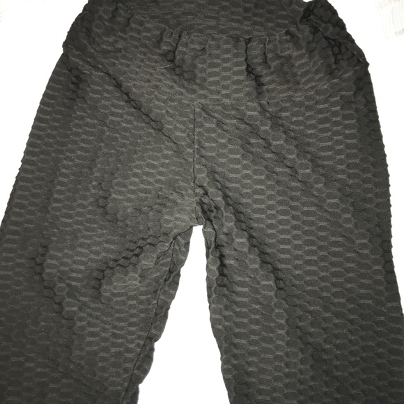 Two pairs of leggings (TIKTOK LEGGINGS) - Picture 3 of 6